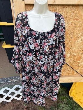 Vibe Floral Swim Top - Black with Pink & White Floral